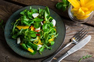 MANGO SALAD WITH HONEY – LIME DRESSING